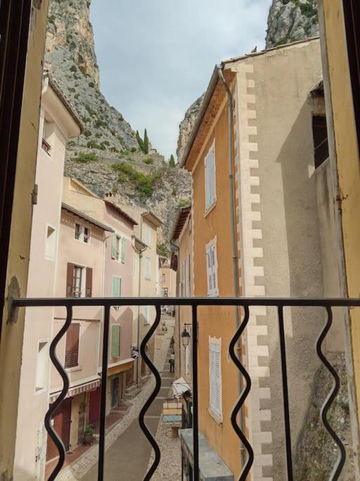 La Fontaine Appartement Moustiers-Sainte-Marie Buitenkant foto