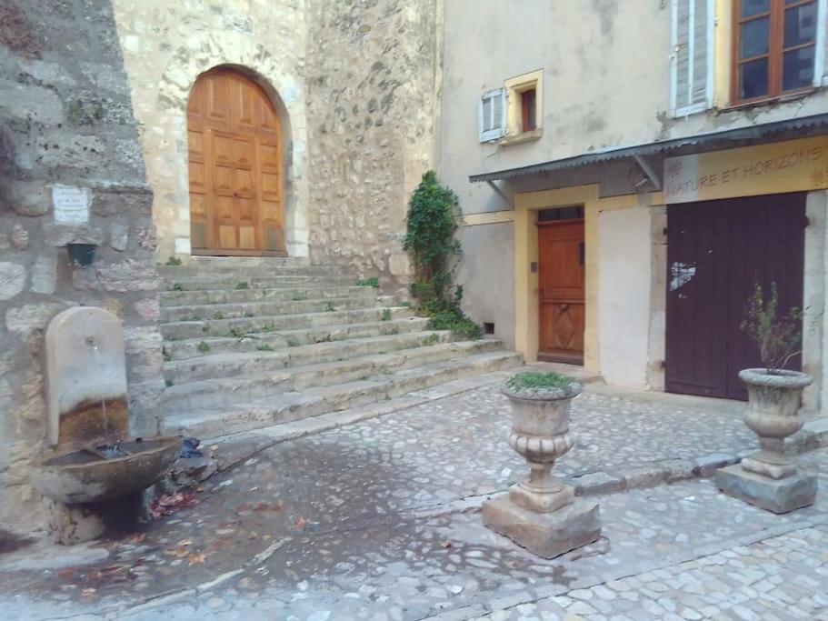 La Fontaine Appartement Moustiers-Sainte-Marie Buitenkant foto